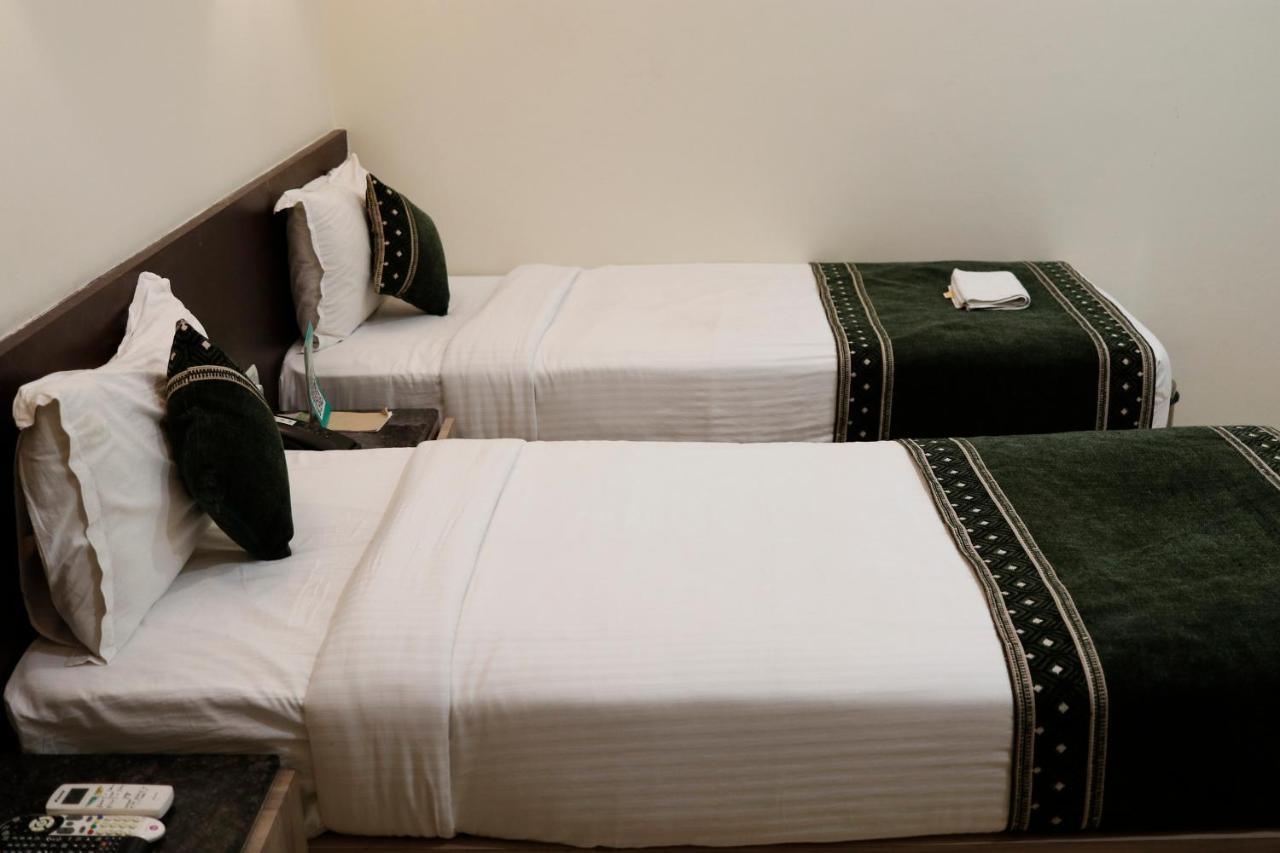 The Myriad Hotel Баяндар Екстериор снимка