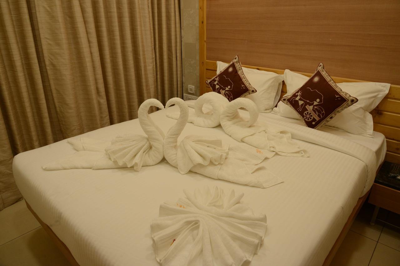 The Myriad Hotel Баяндар Екстериор снимка